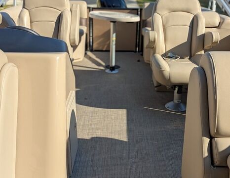 Bentley Legacy Navigator – 20ft Pontoon for Rent in SSI, Golden Isles