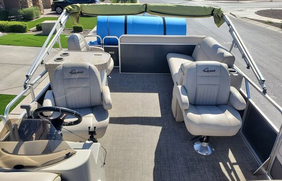 Fun in the Sun at Lake Pleasant Harbor on our 26ft Party Pontoon Boat