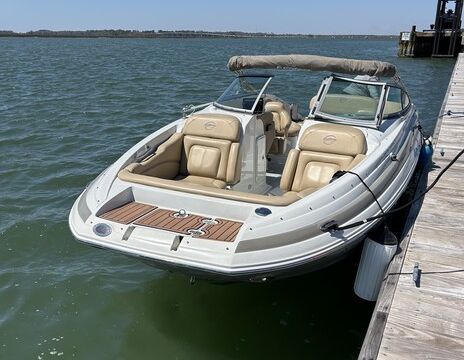Life on the water on a 24ft Crownline