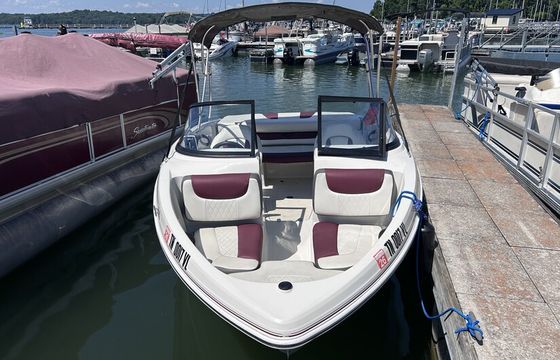 Tahoe 400 TS Bowrider on Percy Priest Lake, Seats 6