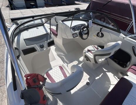 Tahoe 400 TS Bowrider on Percy Priest Lake, Seats 6