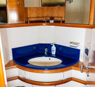 55ft Flybridge Luxury Yacht – Miami