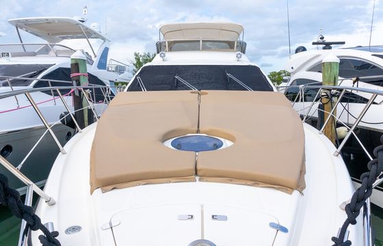 55ft Flybridge Luxury Yacht – Miami