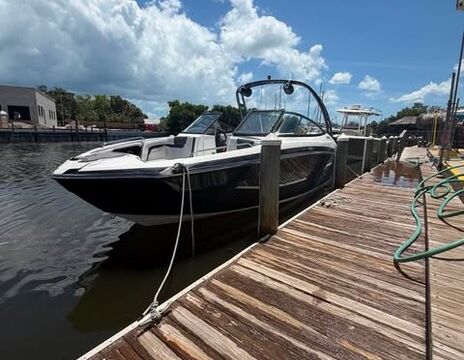 Yamaha AR240- Spacious and Fast Island hopping