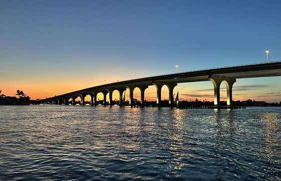 Luxury Sunset Cruise  – Dolphins, Bridges, Stunning Views!