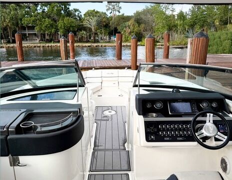 Sea Ray SLX 350