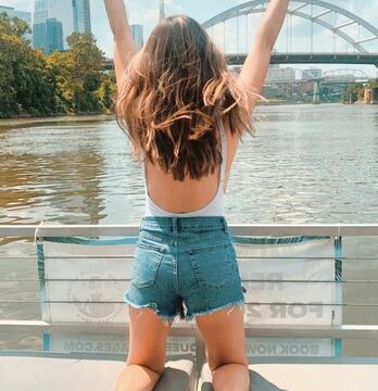 Private Nashville Party Pontoon – Downtown River Cruise