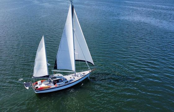 72 Foot Sailboat with large private Jacuzzi on deck (Seattle)