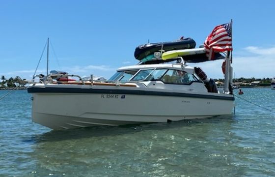 "Adventure Awaits: 25' Axopar – Sleek, Fast, and Ready to Cruise!"