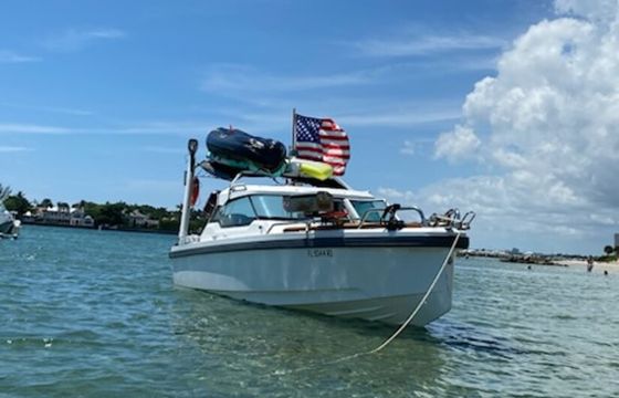 "Adventure Awaits: 25' Axopar – Sleek, Fast, and Ready to Cruise!"
