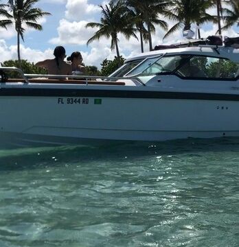 "Adventure Awaits: 25' Axopar – Sleek, Fast, and Ready to Cruise!"