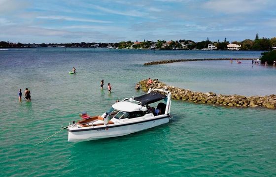 "Adventure Awaits: 25' Axopar – Sleek, Fast, and Ready to Cruise!"