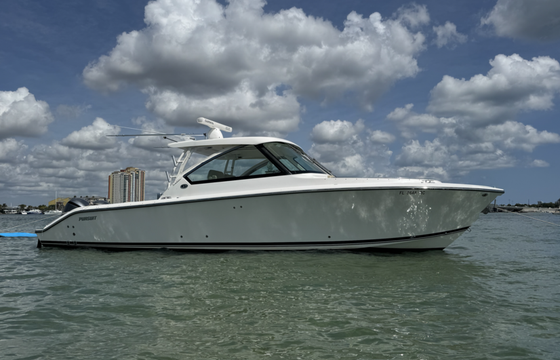 Like New 35' Pursuit Cruiser