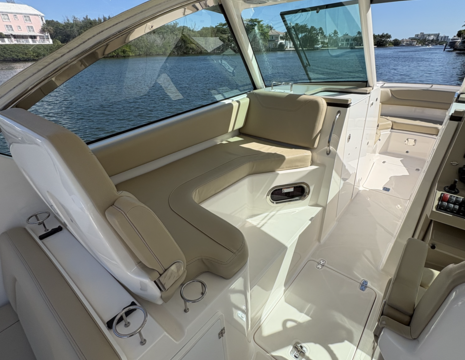Like New 35' Pursuit Cruiser