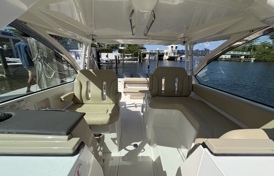 Like New 35' Pursuit Cruiser