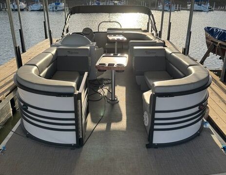 Easy Fun on the Water — 23' Family Pontoon