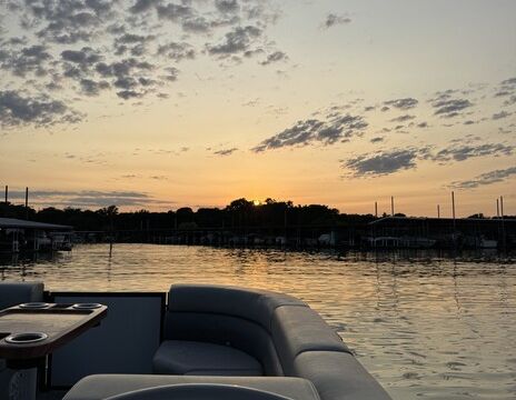 Easy Fun on the Water — 23' Family Pontoon