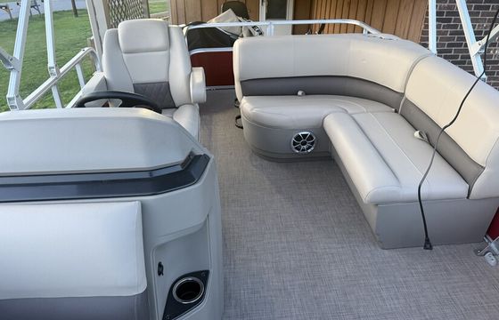 2025 Party Barge 9 ppl Pontoon Delivered to Your Preferred Ramp