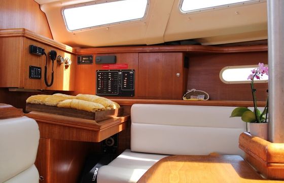 Sailing Tour up to 10 Guests in San Diego Bay