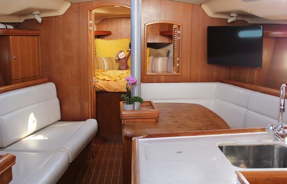 Sailing Tour up to 10 Guests in San Diego Bay