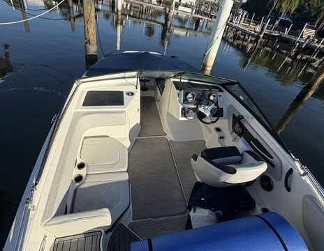 2022 Sea Ray SERX-19’