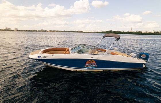 26' Party Deck Boat - Loud Sound System, Comfy Seats, Up to 12 Guests
