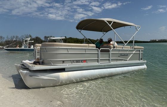 New pontoon 10passengers. John’s pass/ shell island tours