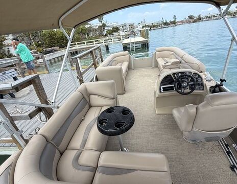 New pontoon 10passengers. John’s pass/ shell island tours
