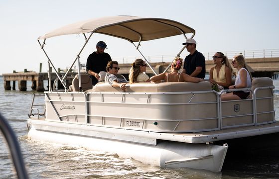 New pontoon 10passengers. John’s pass/ shell island tours