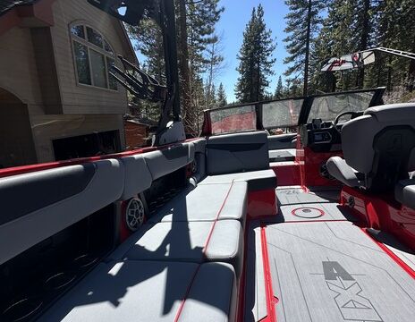 Lake Tahoe surfing boat comes with Captain all gear included new boat￼