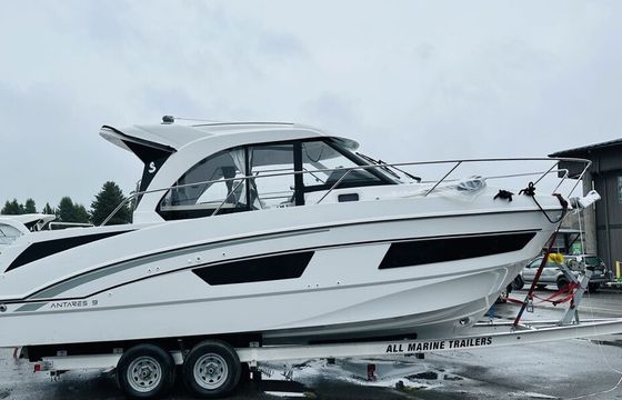 Luxury captained Beneteau Antares 9 | Seattle and Puget Sound