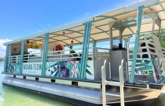 Large group boat rental Miami - 25 guests  - MIAMI PARTY BOAT RENTAL