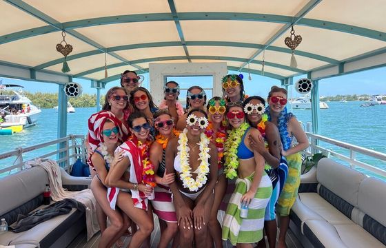 Large group boat rental Miami - 25 guests  - MIAMI PARTY BOAT RENTAL