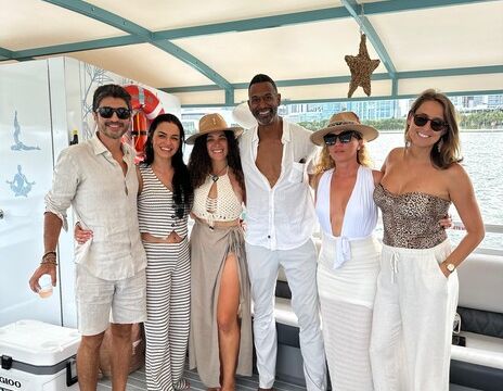 Large group boat rental Miami - 25 guests  - MIAMI PARTY BOAT RENTAL