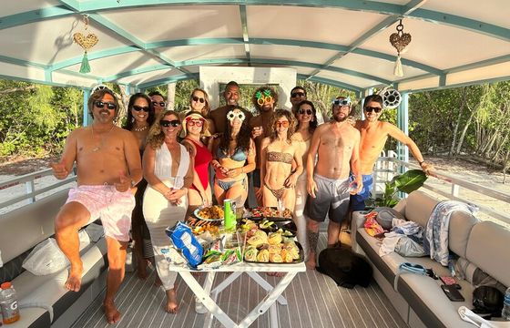 Large group boat rental Miami - 25 guests  - MIAMI PARTY BOAT RENTAL