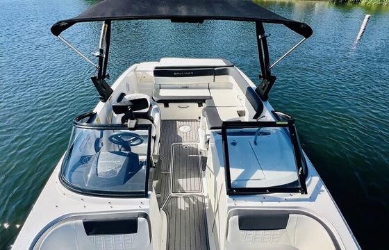 ** Premium ** VR6 on Lake Austin or Lake Travis