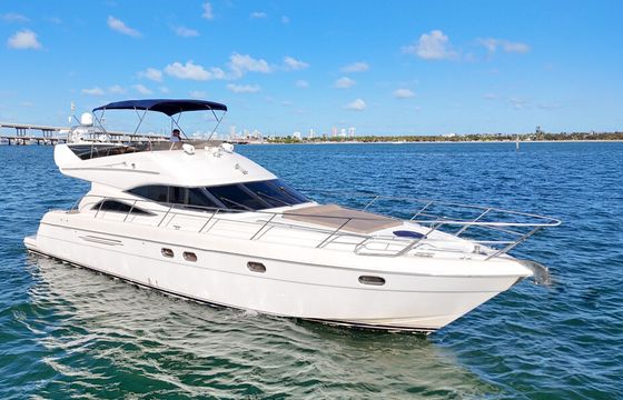 55Ft Luxury Yachy in Miami with 1 Jet Ski Included.