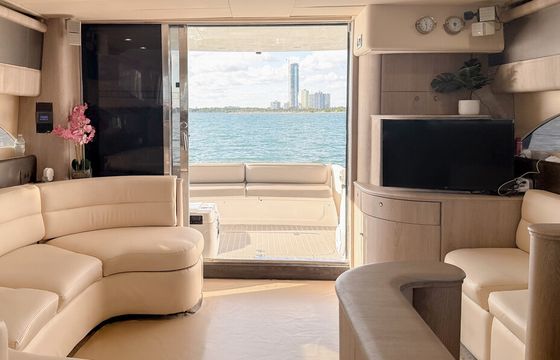 55Ft Luxury Yachy in Miami with 1 Jet Ski Included.