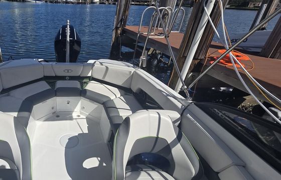 Tahoe 210 S – Captained Boat Tour | Hallandale Beach Fun & Relaxation