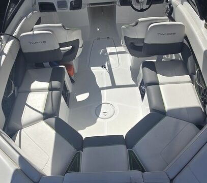 Tahoe 210 S – Captained Boat Tour | Hallandale Beach Fun & Relaxation
