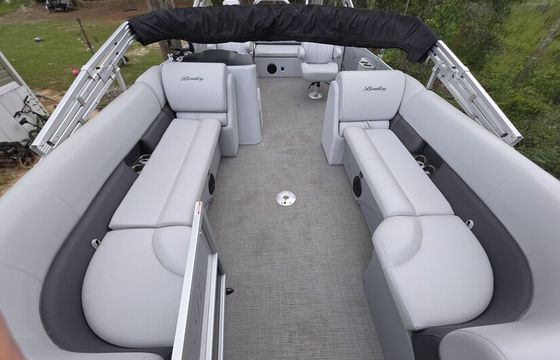 2024 bentley 24' legacy
