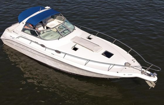 Beautiful mid-size Cruiser perfect for Lake Ozarks