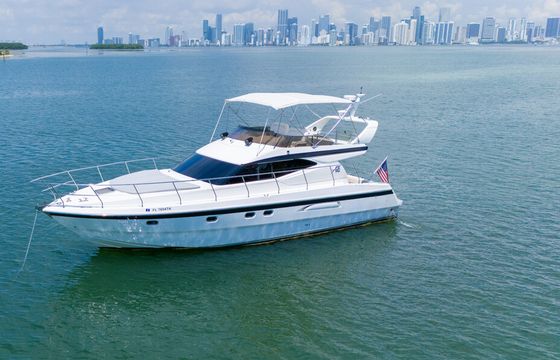 Enjoy Miami in 50ft Azimut Flybridge Motor Yacht!