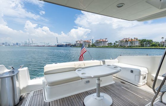Enjoy Miami in 50ft Azimut Flybridge Motor Yacht!