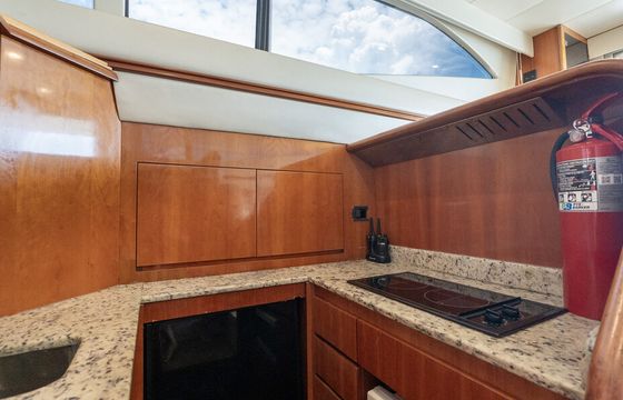 Enjoy Miami in 50ft Azimut Flybridge Motor Yacht!