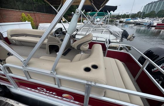 2023 Sun Tracker Party Barge 18 DLX | Relaxing Pontoon Cruise