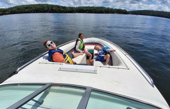 Lake of the Ozarks, Osage River, and Missouri River speed boat!
