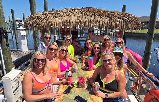 Pink Flamingo Tiki - 18 persons capacity