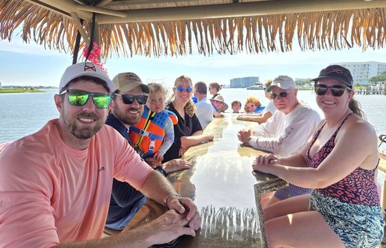 Pink Flamingo Tiki - 18 persons capacity