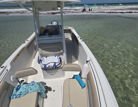 24' Yamaha-Powered Center Console | Sandbar, Fishing & Family Fun